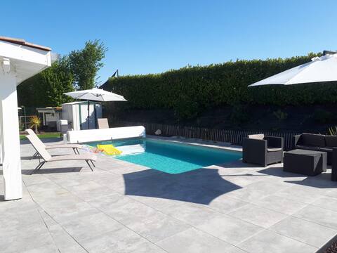 Heated pool house between Bordeaux/St Emilion
