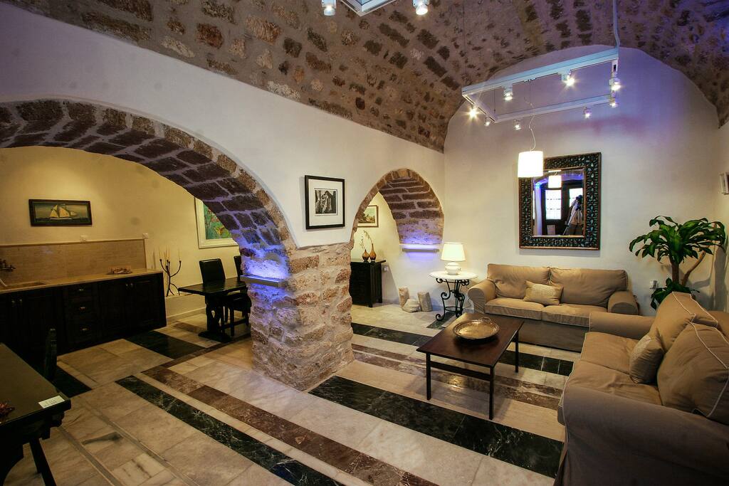 Romantic Medieval Castle by the Sea - Monemvasia의 성에서 살아보기, 그리스