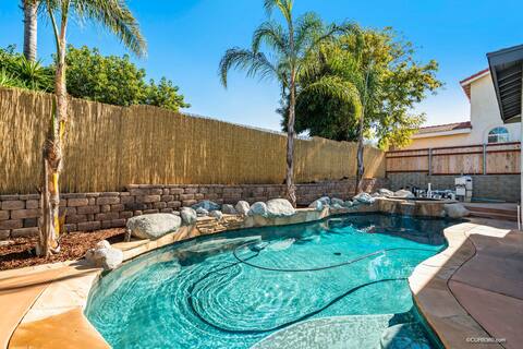 Oasis with ocean views/Pool/Hot tub! Sleeps 10!