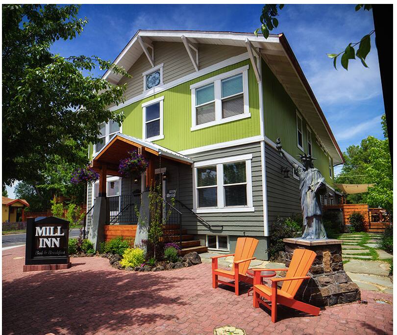 Located in the heart of historic downtown Bend, the Mill Inn is perfectly situated close to shops & restaurants and just a quick drive from Mt. Bachelor.