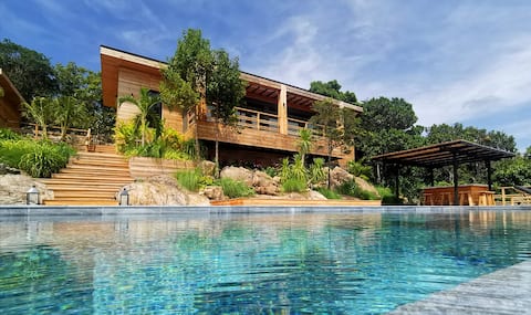 Villa Chaman - Amazing Luxury Sea View & Staff