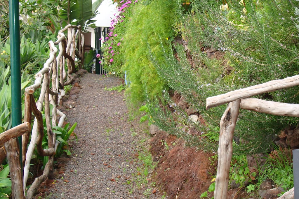 Acesso directo ao jardim da propriedade