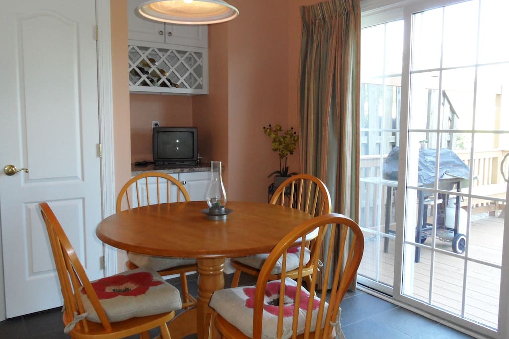 Dining area in kitchen.