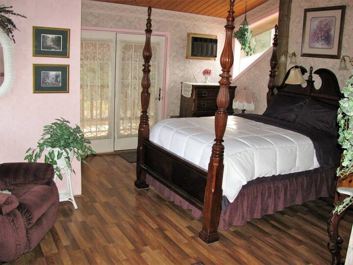 Four poster bed in Master room on the third level
