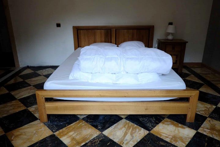 Schlafzimmer 2