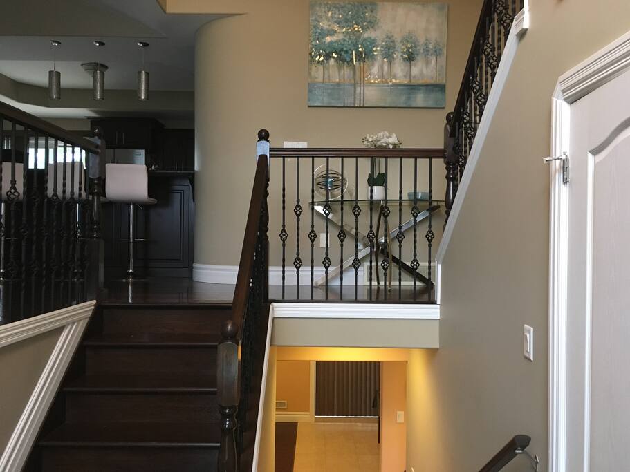 Access to lower level (Raised Ranch)