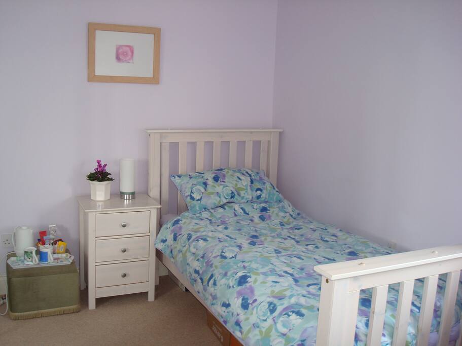 Another corner of the bedroom.