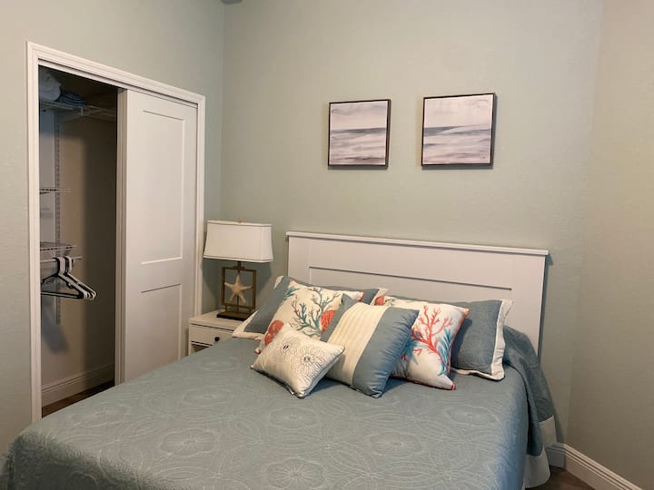 卧室配备标准双人床/Serta记忆泡沫床垫