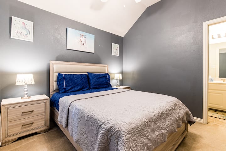 Hosť/manželská posteľ/vaňa/posteľ-02