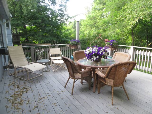 Your Charming Home in Minnetonka ~ Entire House gallery image 3