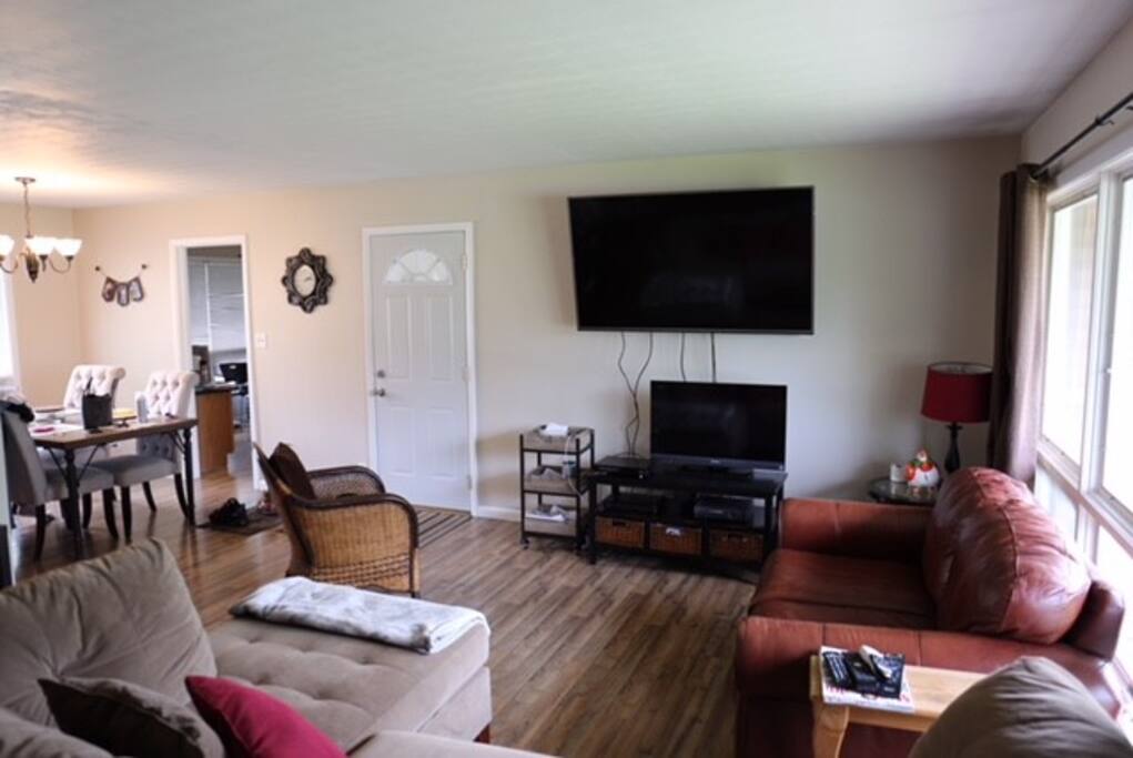 Living Room with 70in screen