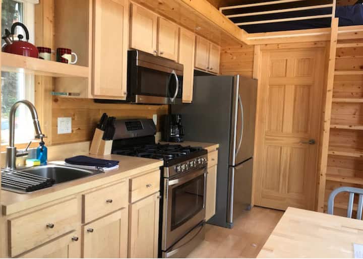 The Little Bear @ A Tiny House Resort - 캣스킬