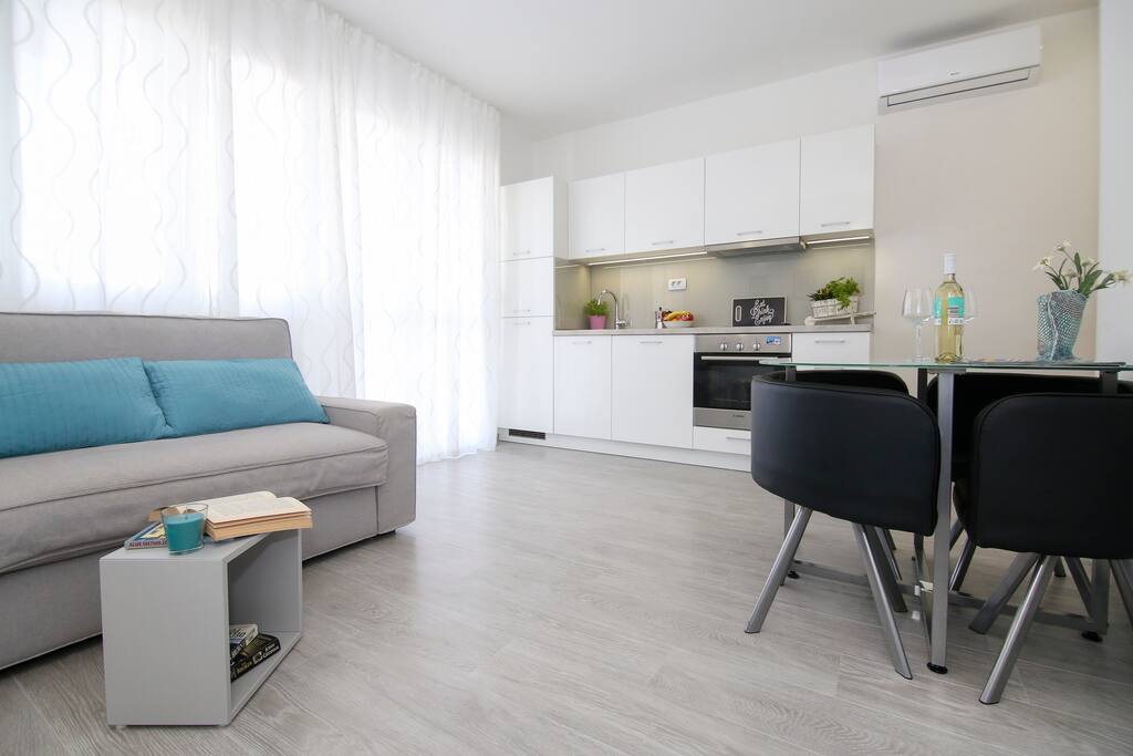 The best apartment we have ever stayed in abroad. The pictures do not show just how clean and well-equipped it is.