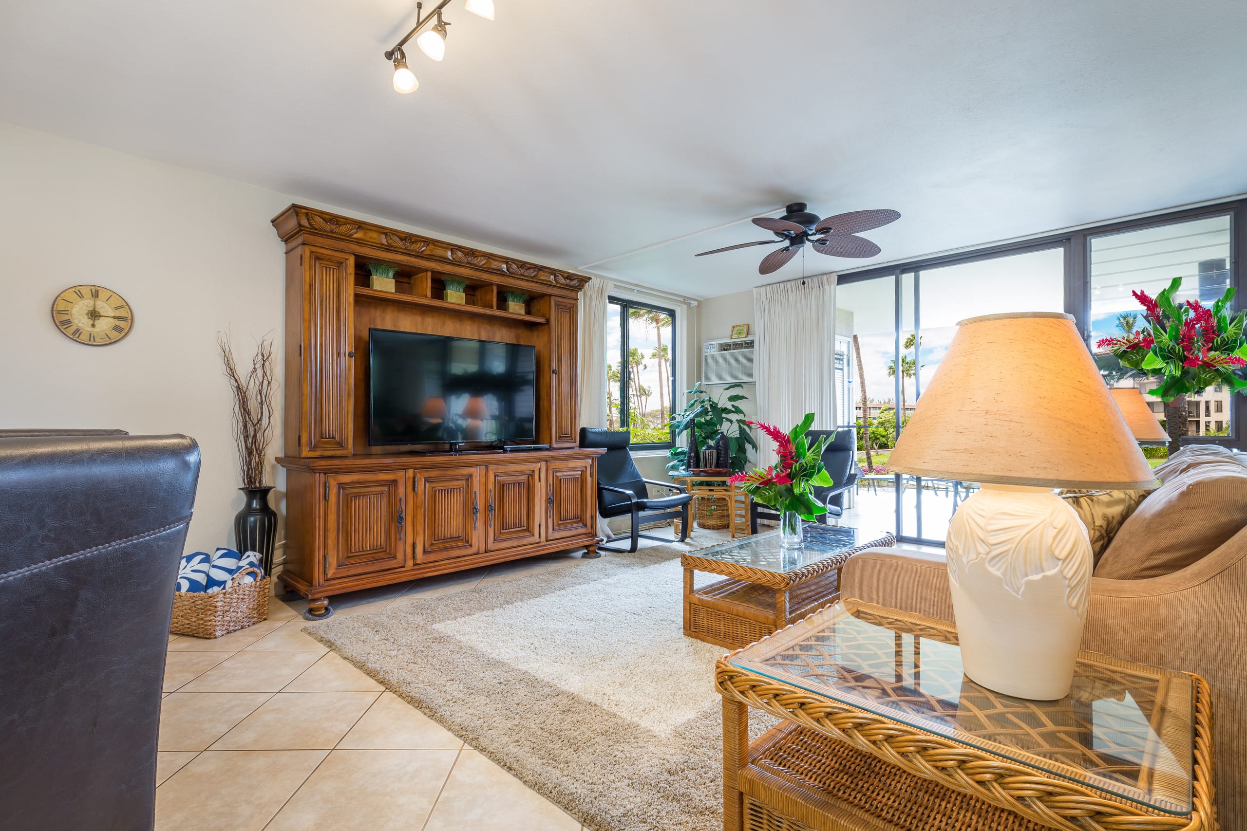 Rare Single Level 2 Bedroom With 2 Lanai's-AC - Image 7