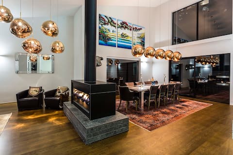 Lakehouse Joela | Award winning luxury home