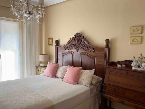 Top Airbnb: SPECTACULAR OCEANFRONT APARTMENT + PARKING ESS00138 en Gipuzkoa