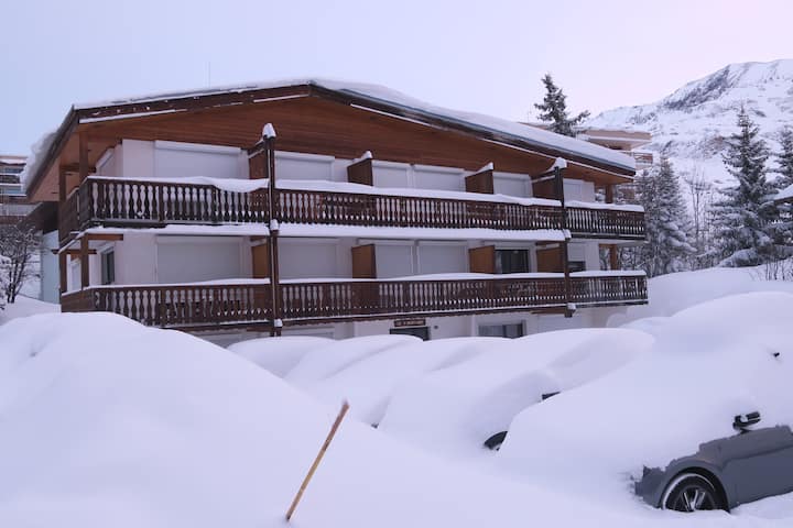 L'Alpe d'Huez Holiday Rentals & Homes - Huez, France | Airbnb