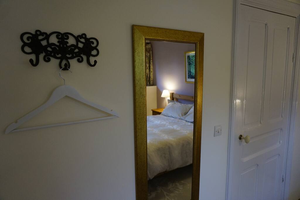 Ruiseau, with ensuite bathroom with shower over