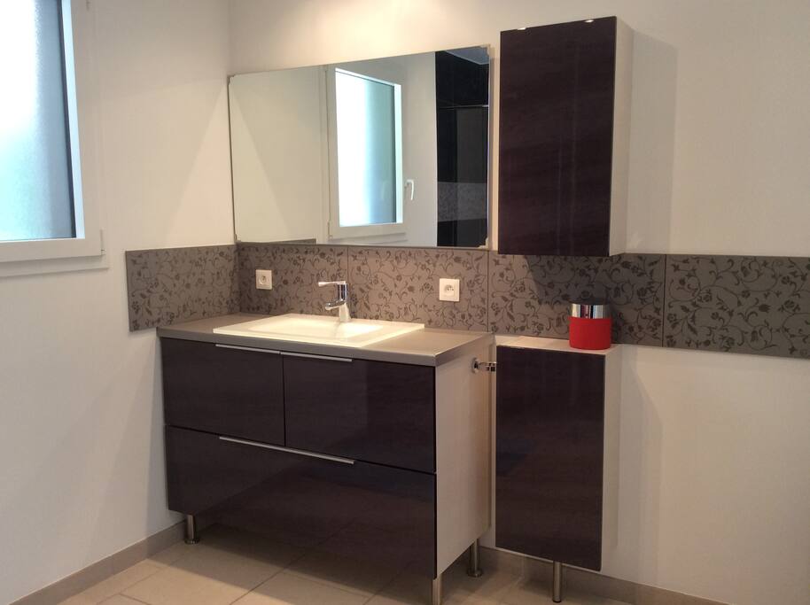 Grande salle de bain privative