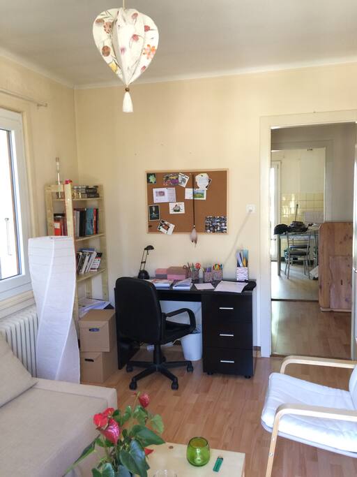 Living room - bureau