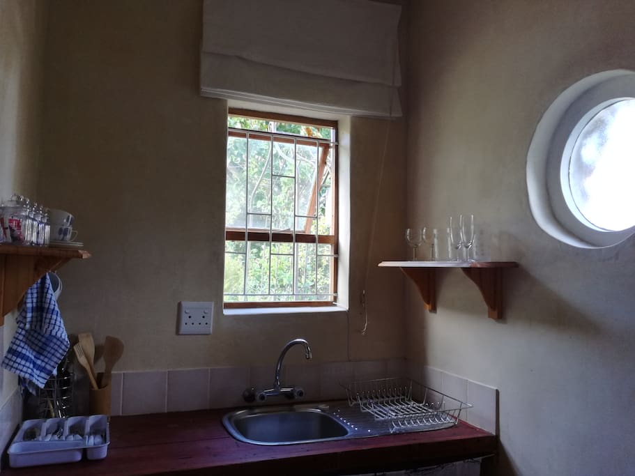 Kitchenette with crockery available - fully equipped.