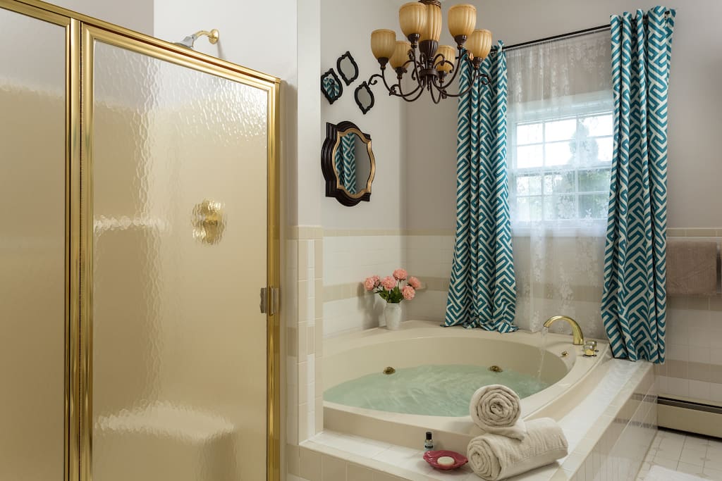 Private bath including large Jacuzzi!