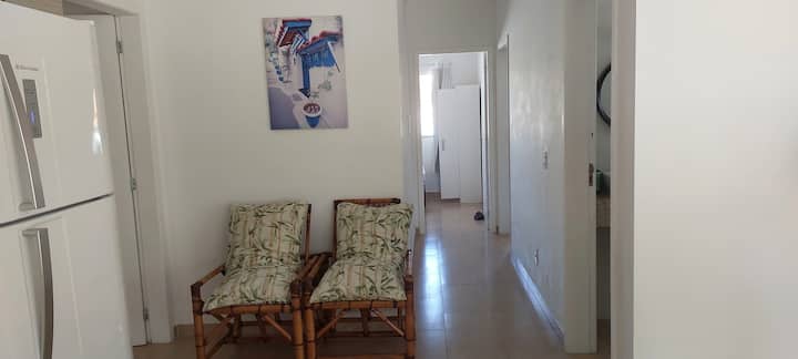 通往2号卧室（前面）和套房（右侧）的走廊。