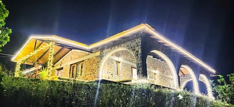 EZE NOF - A hilltop villa with 360º water view