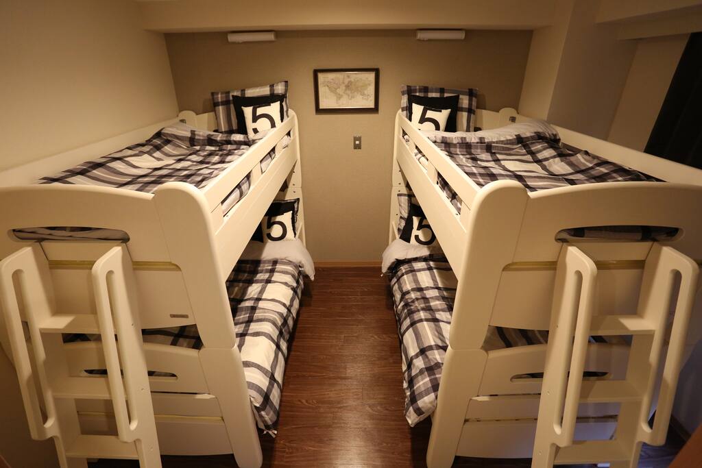 Please enjoy your comfortable stay at the bright & calm room.