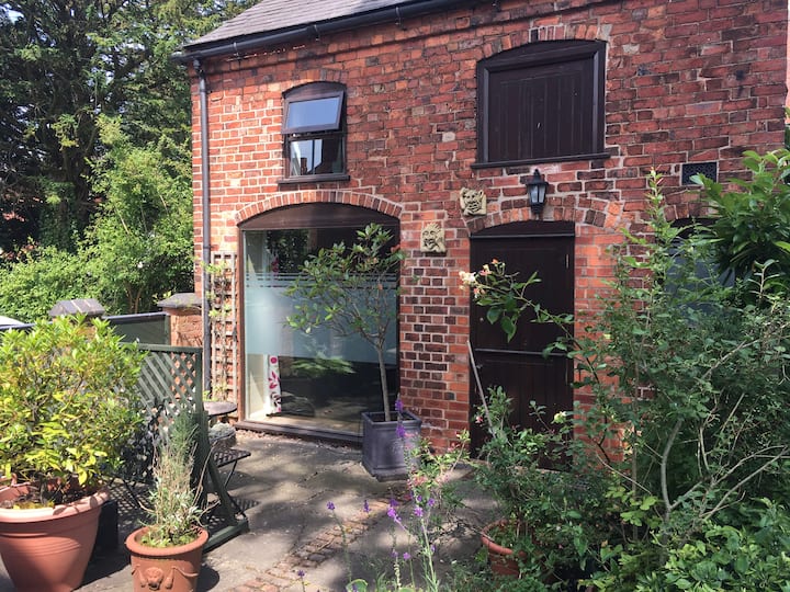 AshbydelaZouch Holiday Rentals & Homes England, United Kingdom