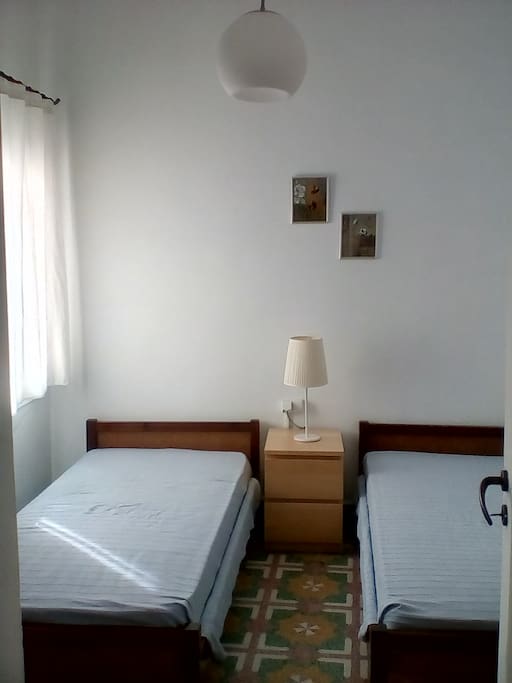 υπνοδωμάτιο - bedroom