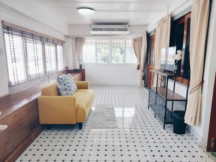 Hello Sunshine - Entire House (5 Bedrooms) - Ayutthaya