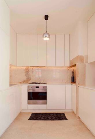 Principe Real Trendy Apt- Great Views City & River gallery image 5