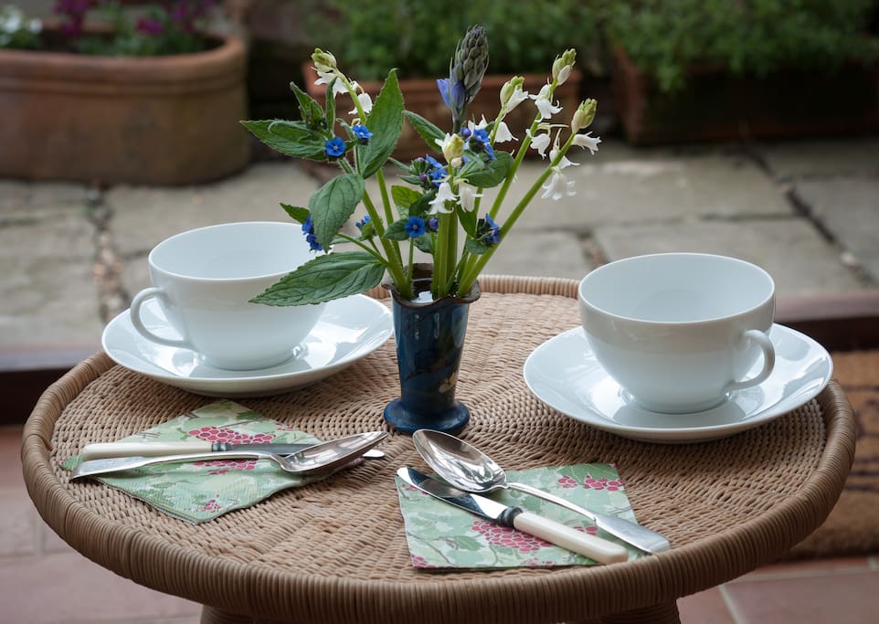 All you need for a simple breakfast in the conservatory