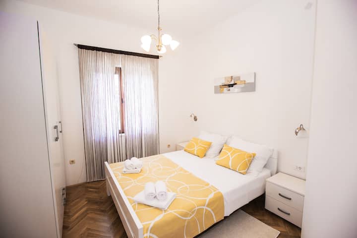 стая с двойно легло