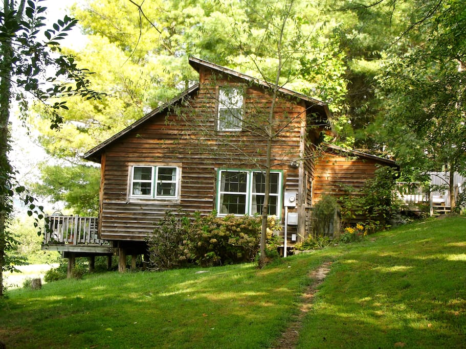 the stroll to the Pine Cabin