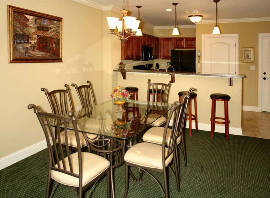 Chair, Furniture, Dining Room, Indoors, Room