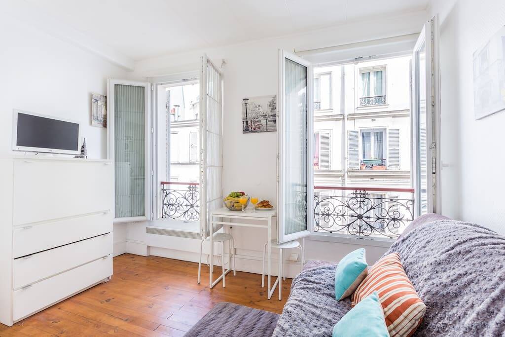 If you leave the windows open, you will probably hear some musicians playing accordion