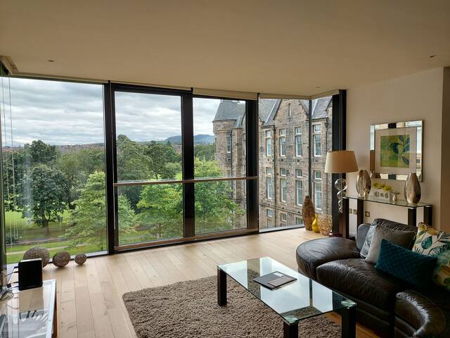 Quartermile Luxury Landing Apartment gallery image 5