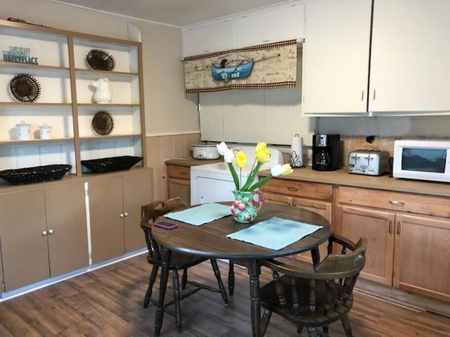 Dining table sits up to 4