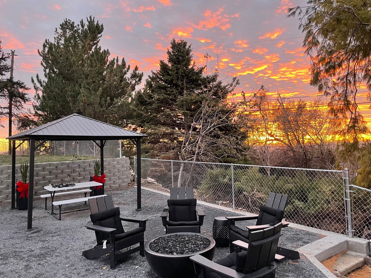Ogden, Sleeps 12, Spectacular Views, Fire Pit Houses for Rent in