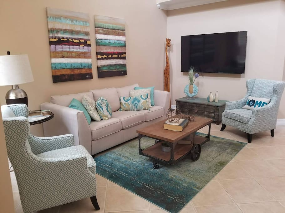 Front formal living room