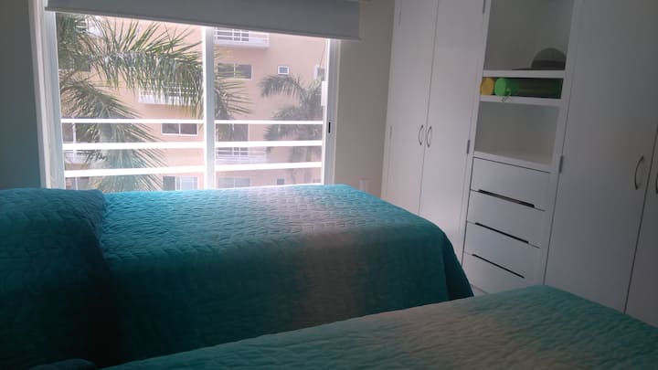 ПОЧУВСТВАЙТЕ КОМФОРТА И DESCANZA С КРАСИВА ГЛЕДКА