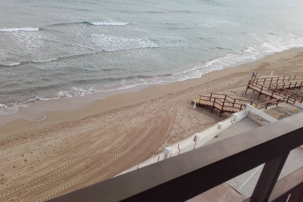 FANTASTIC SEA VIEWS