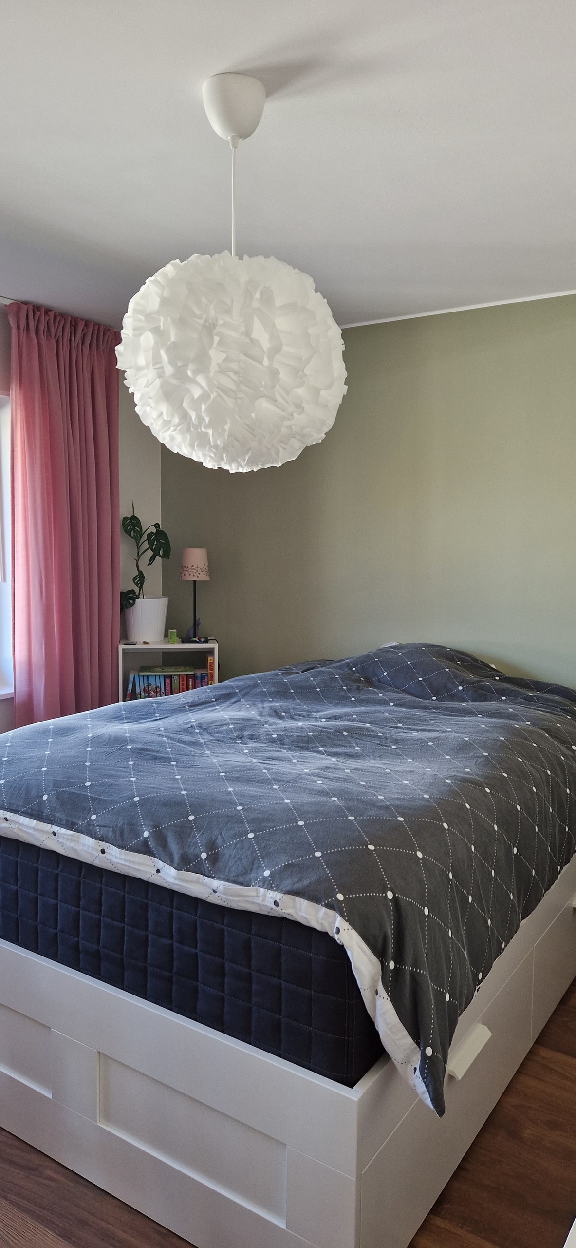 Spálňa na prízemí. Posteľ 140 cm