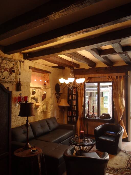 Le Salon - Joan of Arc went past this window on her way to see the king