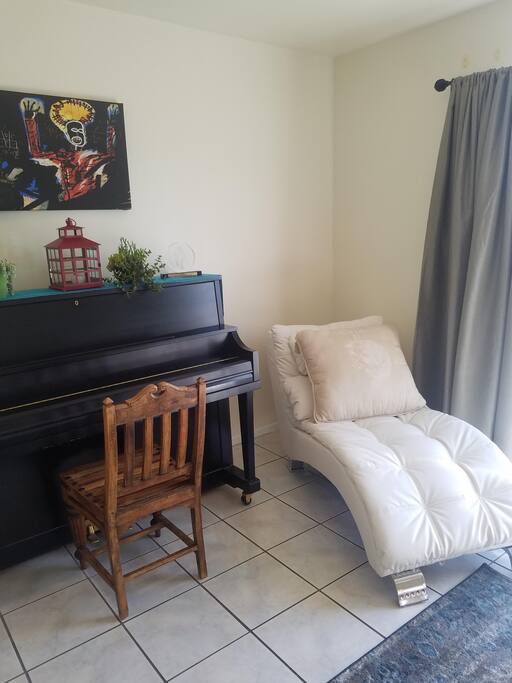 piano, chaise, Basquiat