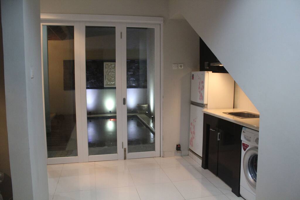 Kitchen view Pool