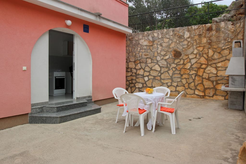 Patio/terrace with sitting area