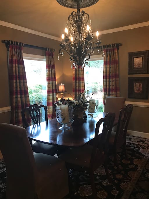 Dining Room/Seats 8